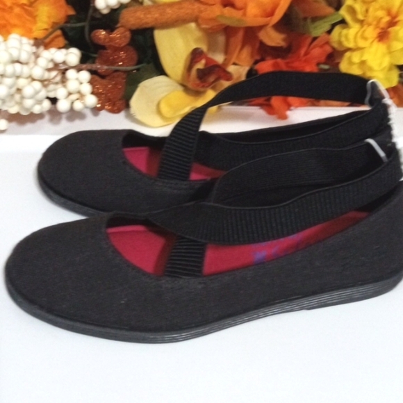 BLOWFISH GIRLS BLACK ANKLE STRAP BALLERINA FLATS SIZE 4 NWT - Picture 5 of 9